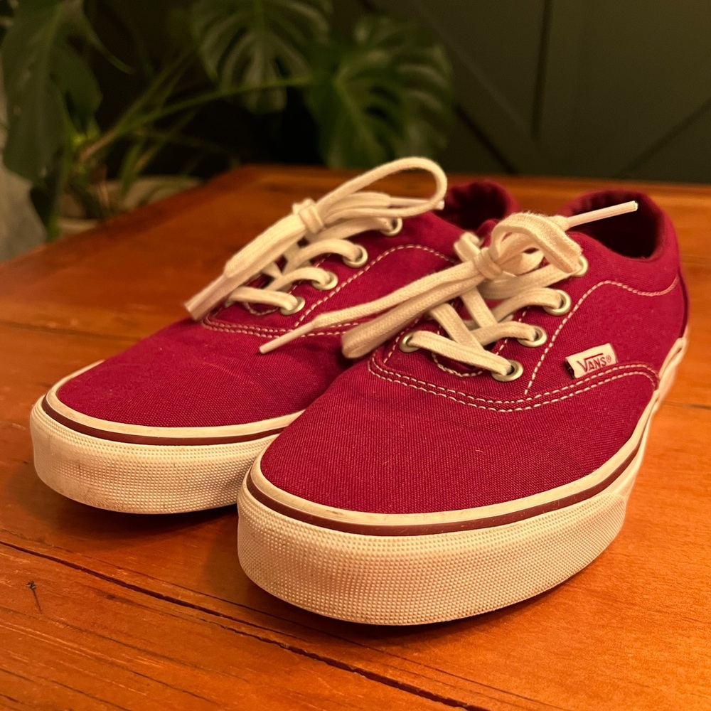 Burgundy women’s Vans